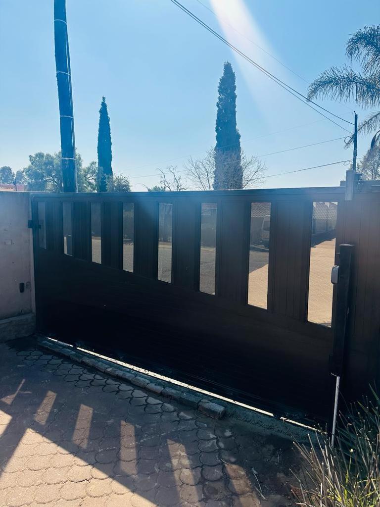 וויטבנק Sunrise Boutique Hotel מראה חיצוני תמונה